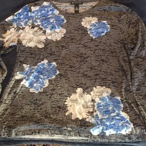 INC black/gray top & blue/white floral print